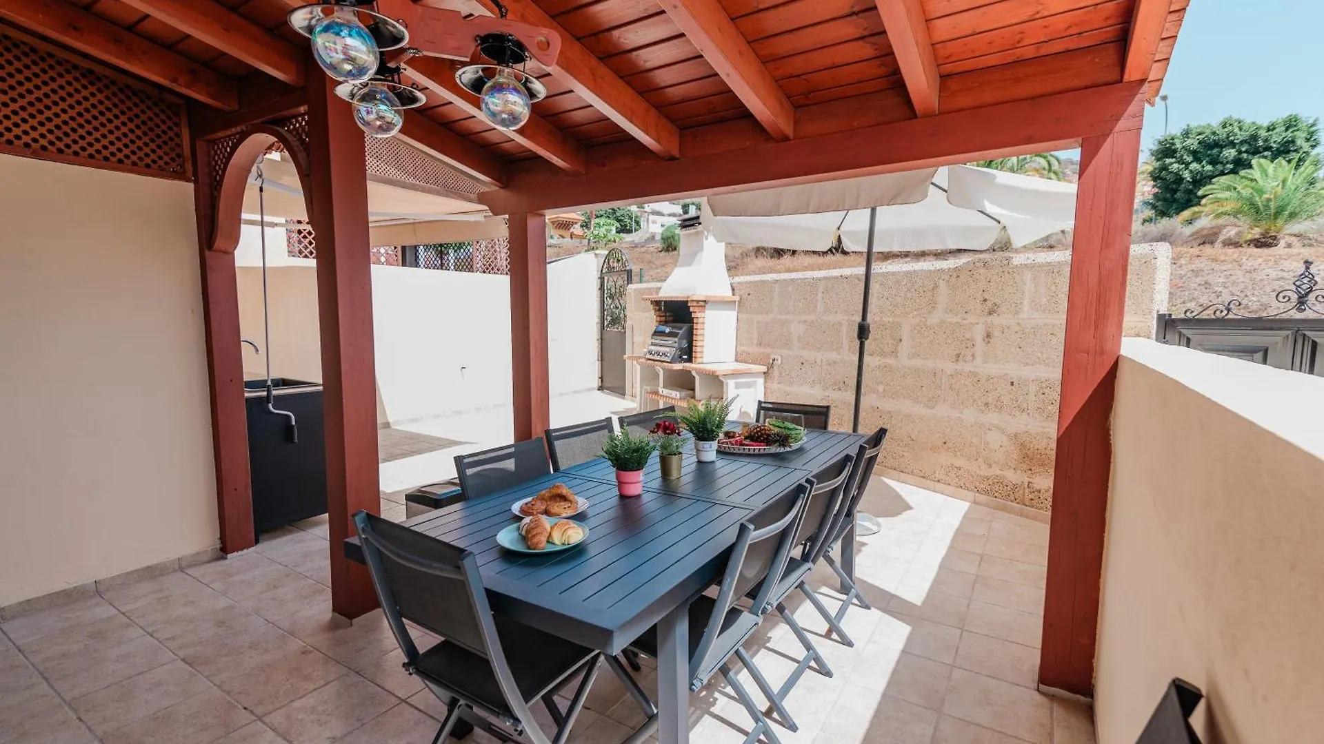 Comfortable 4-Bedroom Villa With Private Gardens Costa Adeje  0*, Costa Adeje (Tenerife) Spain