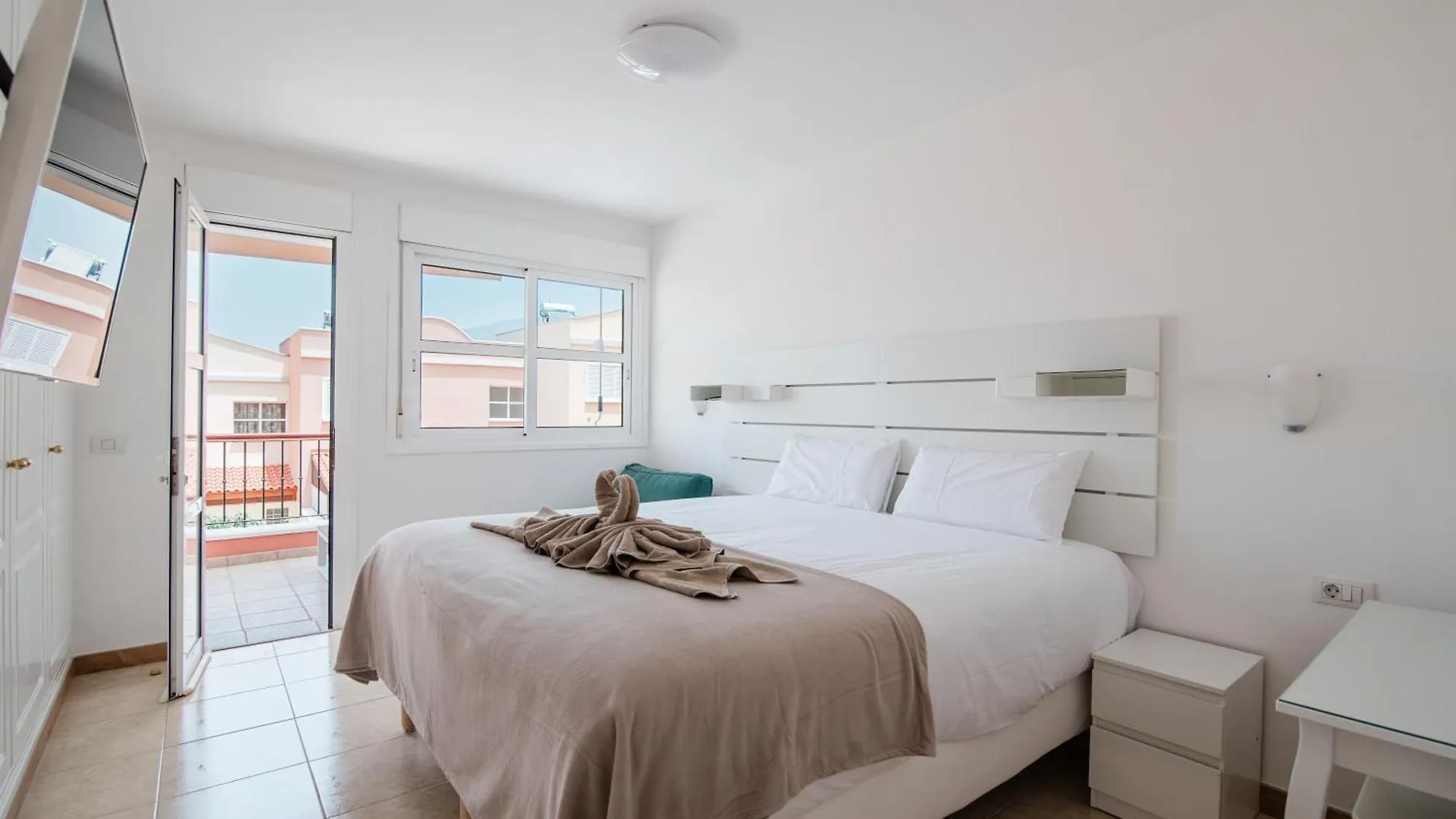 Comfortable 4-Bedroom Villa With Private Gardens Costa Adeje   Costa Adeje (Tenerife)
